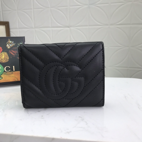 グッチ財布コピー背面デザイン